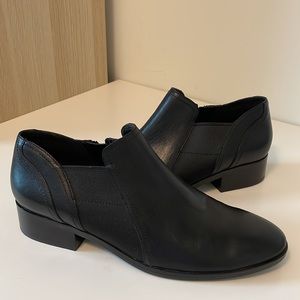 Naturalizer Women's Royal Black Leather Bootie